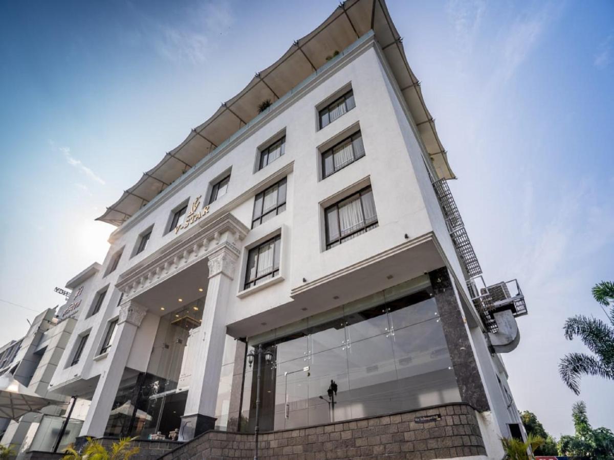 V Star Hotel Ahmednagar Exterior photo