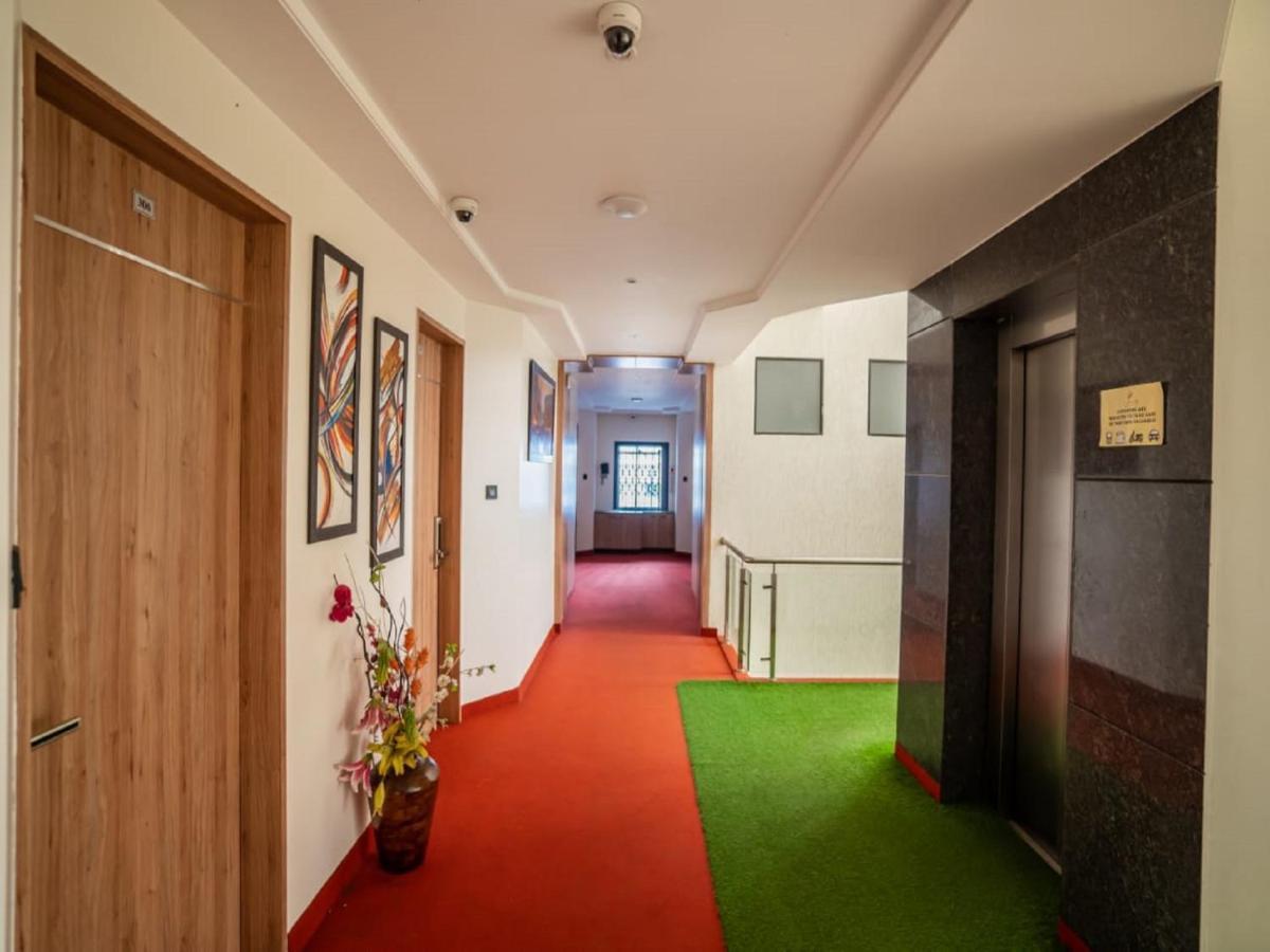 V Star Hotel Ahmednagar Exterior photo
