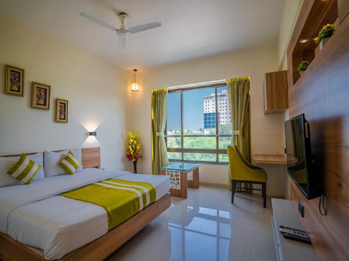 V Star Hotel Ahmednagar Exterior photo